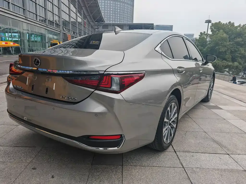 Lexus ES — фото 6