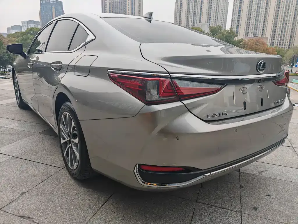 Lexus ES — фото 3