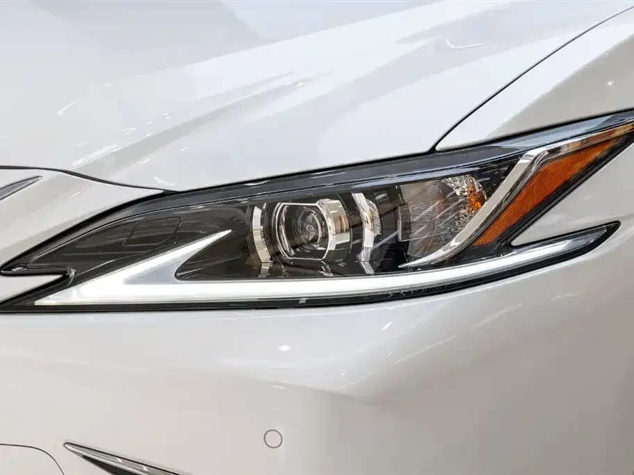 Lexus ES — фото 4