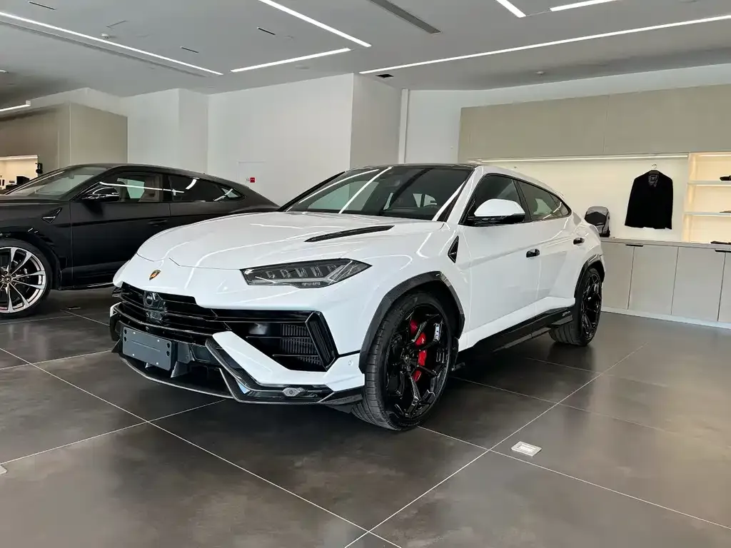 Lamborghini Urus — фото 1