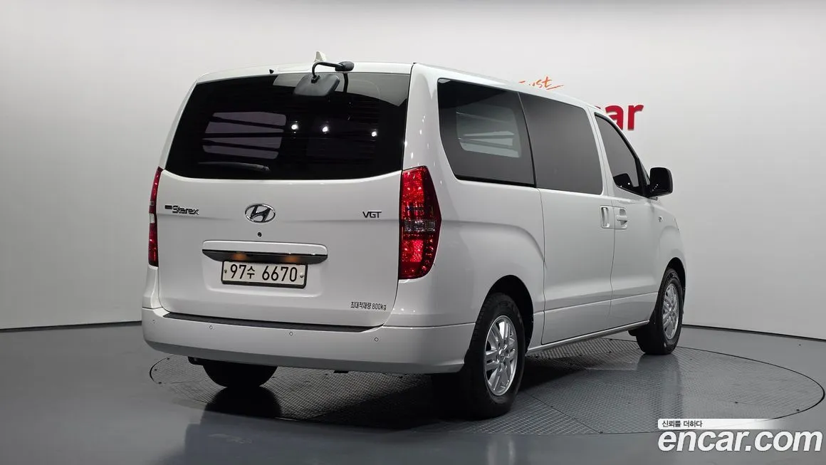 Hyundai Starex — фото 4