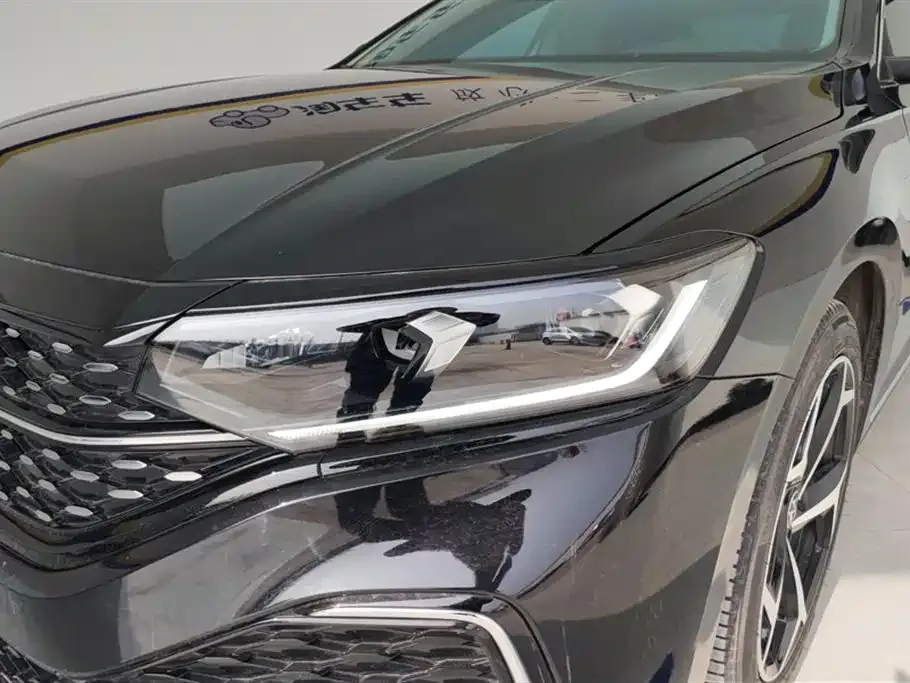 Volkswagen Passat — фото 8