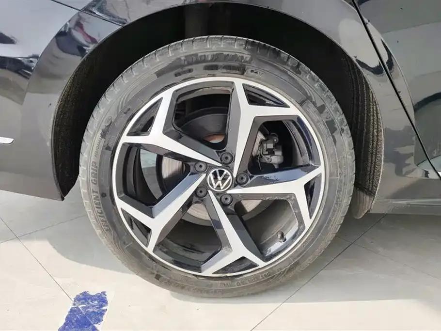 Volkswagen Passat — фото 7