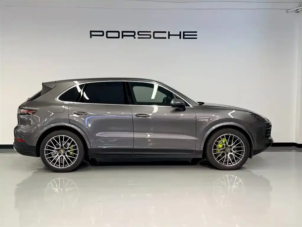 Porsche Cayenne Hybrid — фото 6