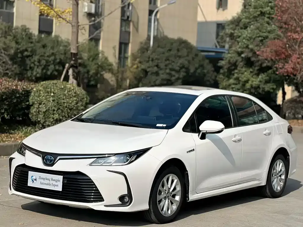 Toyota Corolla — фото 1