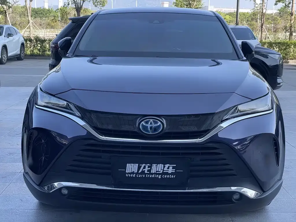 Toyota Harrier — фото 3