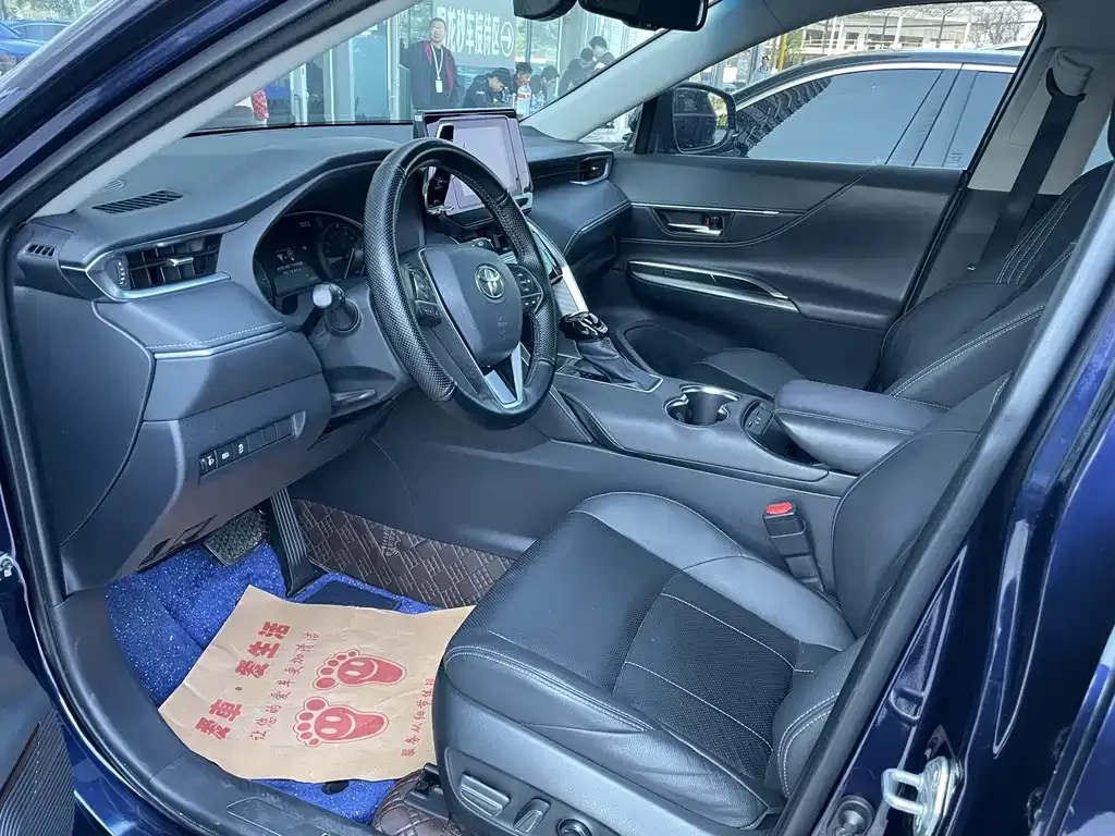 Toyota Harrier — фото 8