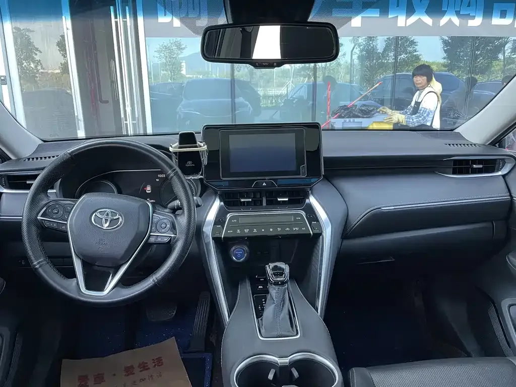 Toyota Harrier — фото 5