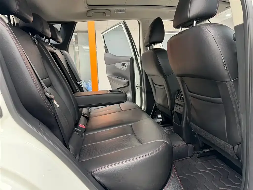 Nissan Qashqai — фото 10