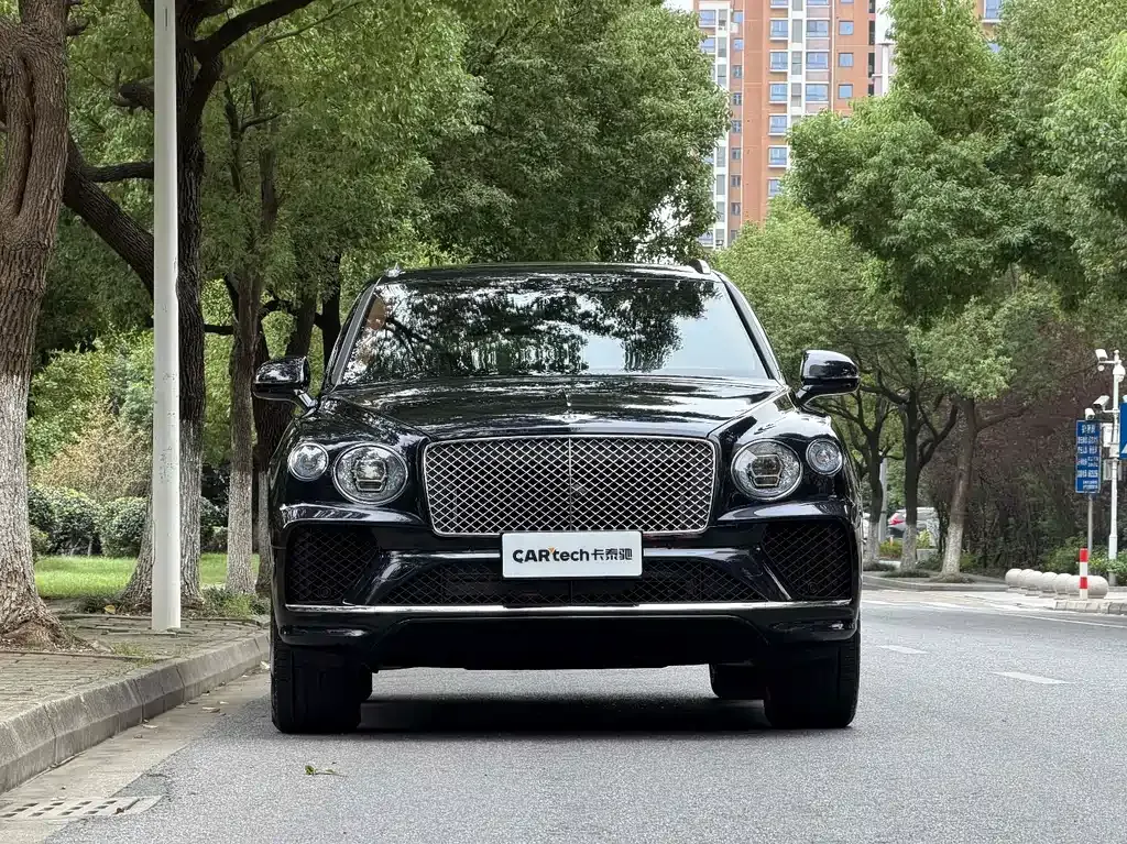 Bentley Bentayga — фото 7
