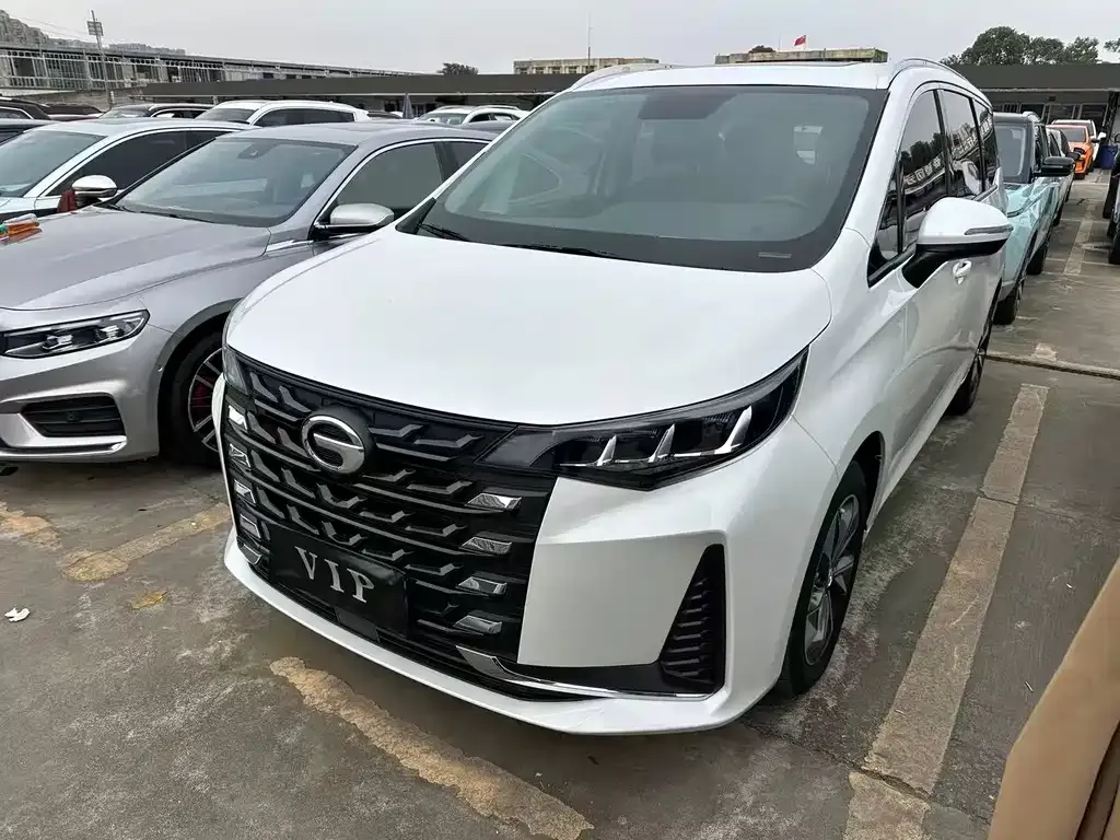 GAC Motor Trumpchi M6 — фото 1