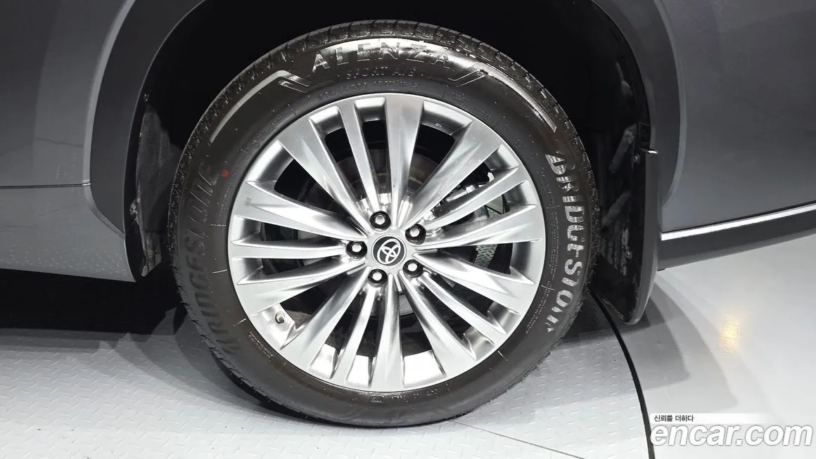 Toyota Highlander — фото 5