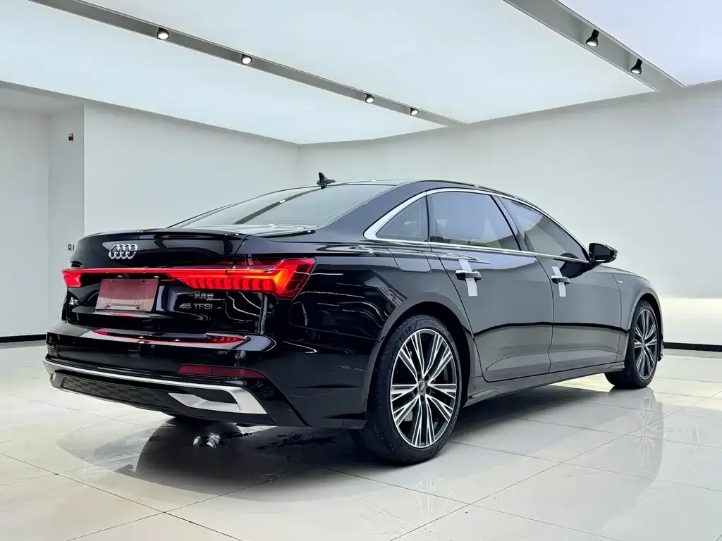 Audi A6L — фото 4
