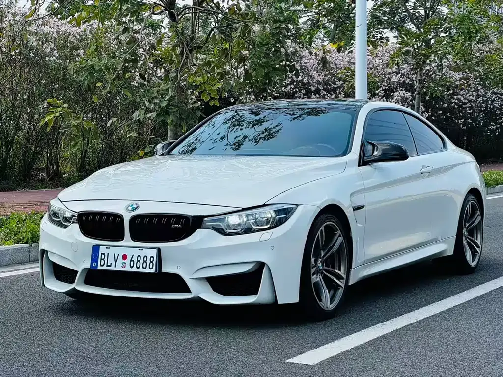 BMW M4 — фото 1