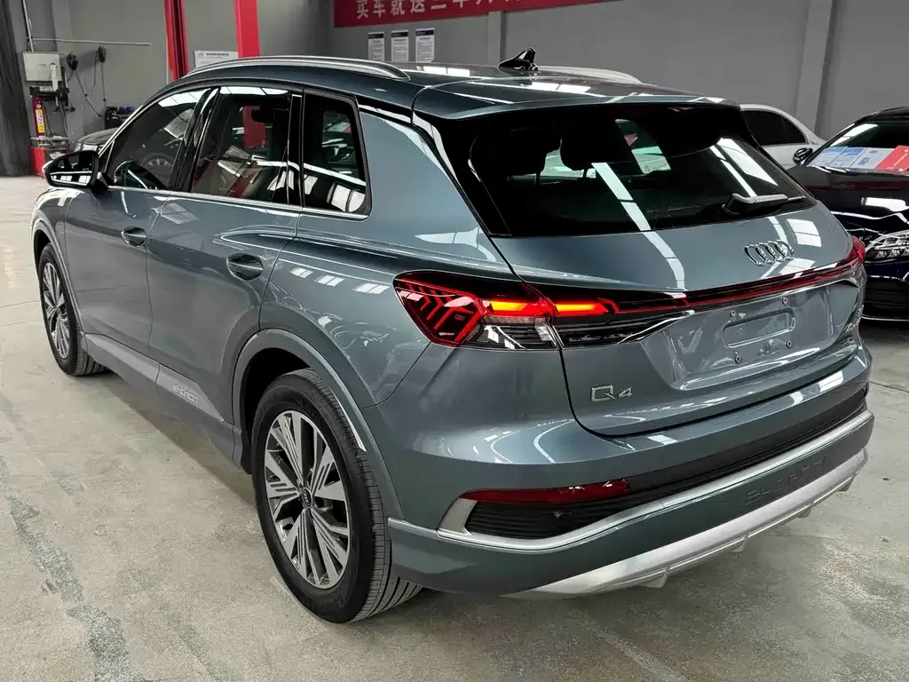 Audi Q4 e-tron — фото 3