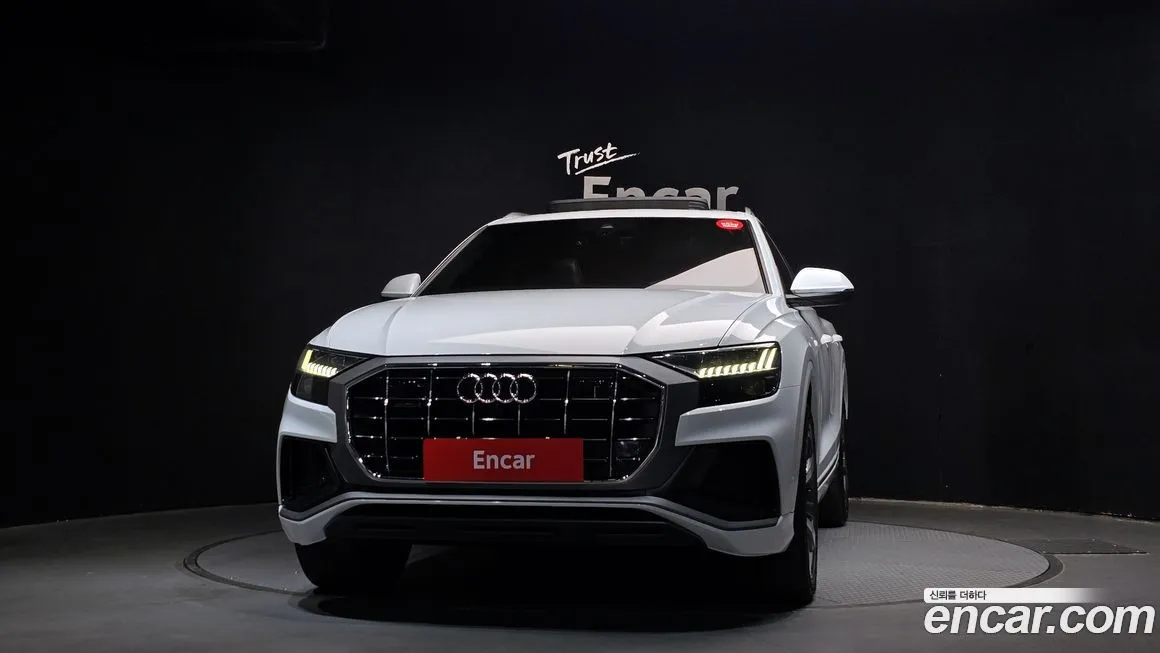 Audi Q8 — фото 8
