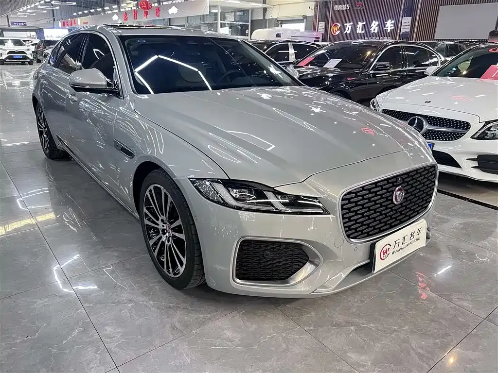 Jaguar XFL — фото 1