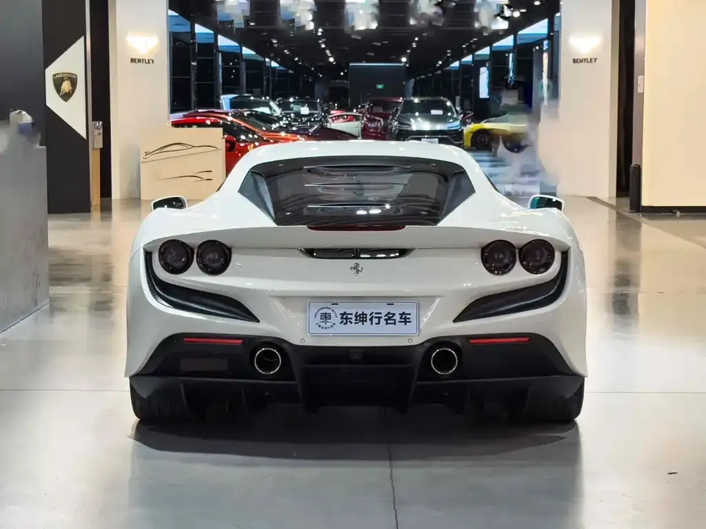 Ferrari F8 — фото 5