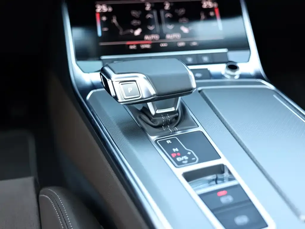 Audi A7L — фото 3