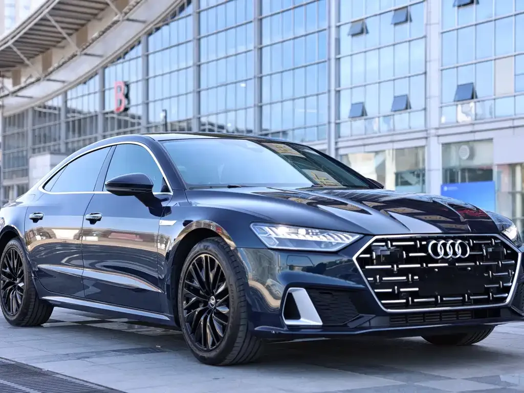 Audi A7L — фото 8