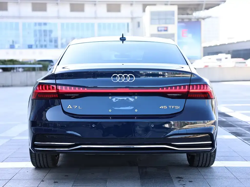 Audi A7L — фото 2