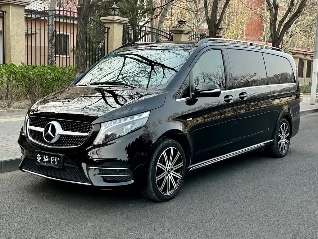Mercedes-Benz V-Class — фото 1