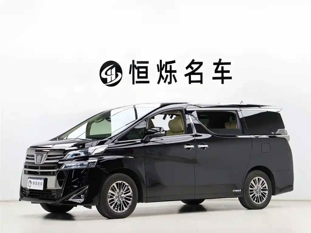 Toyota Vellfire — фото 1