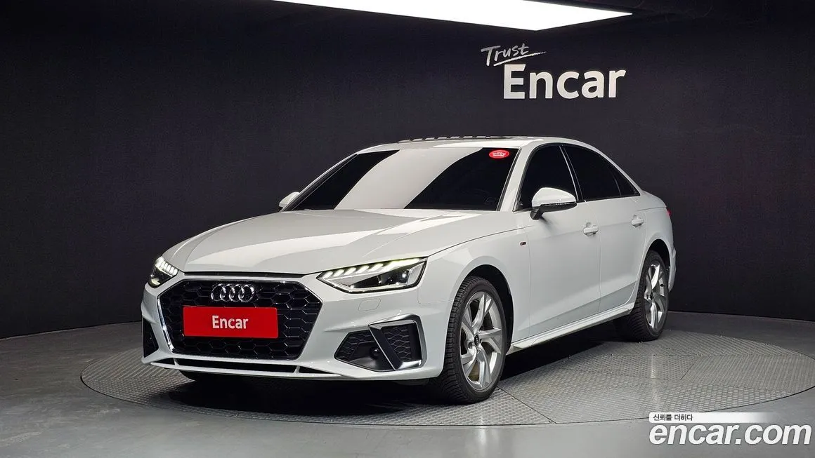 Audi A4 — фото 1