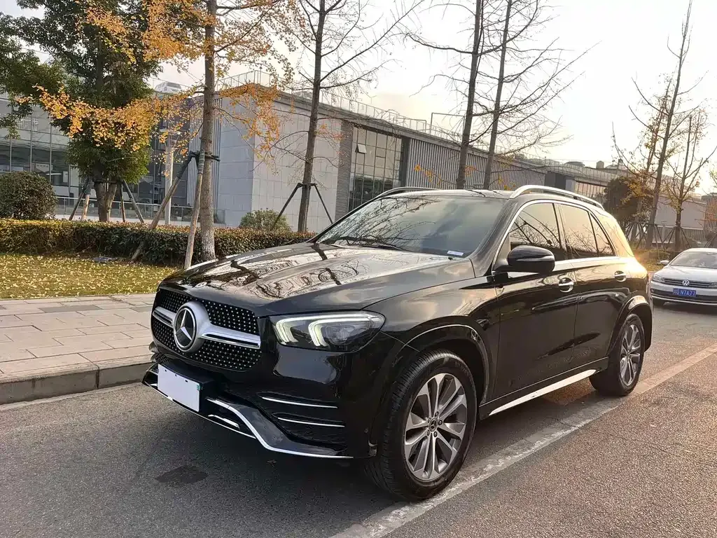 Mercedes-Benz GLE — фото 1