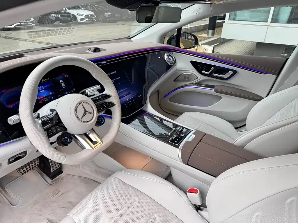Mercedes-Benz EQS AMG — фото 6
