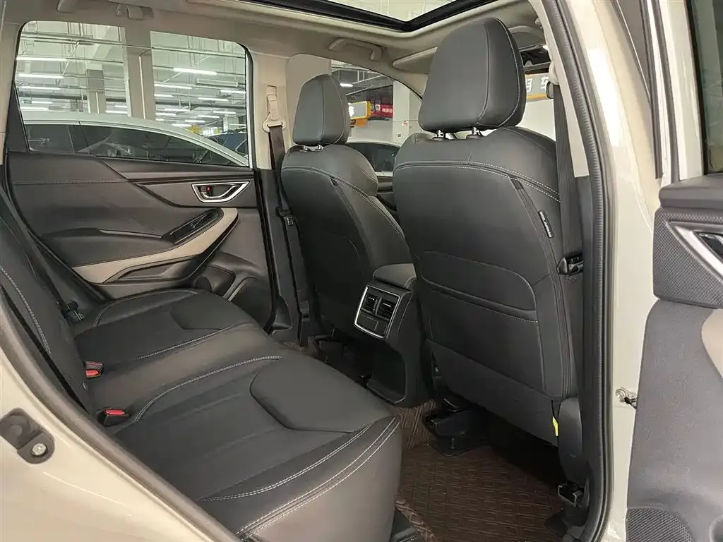 Subaru Forester — фото 10