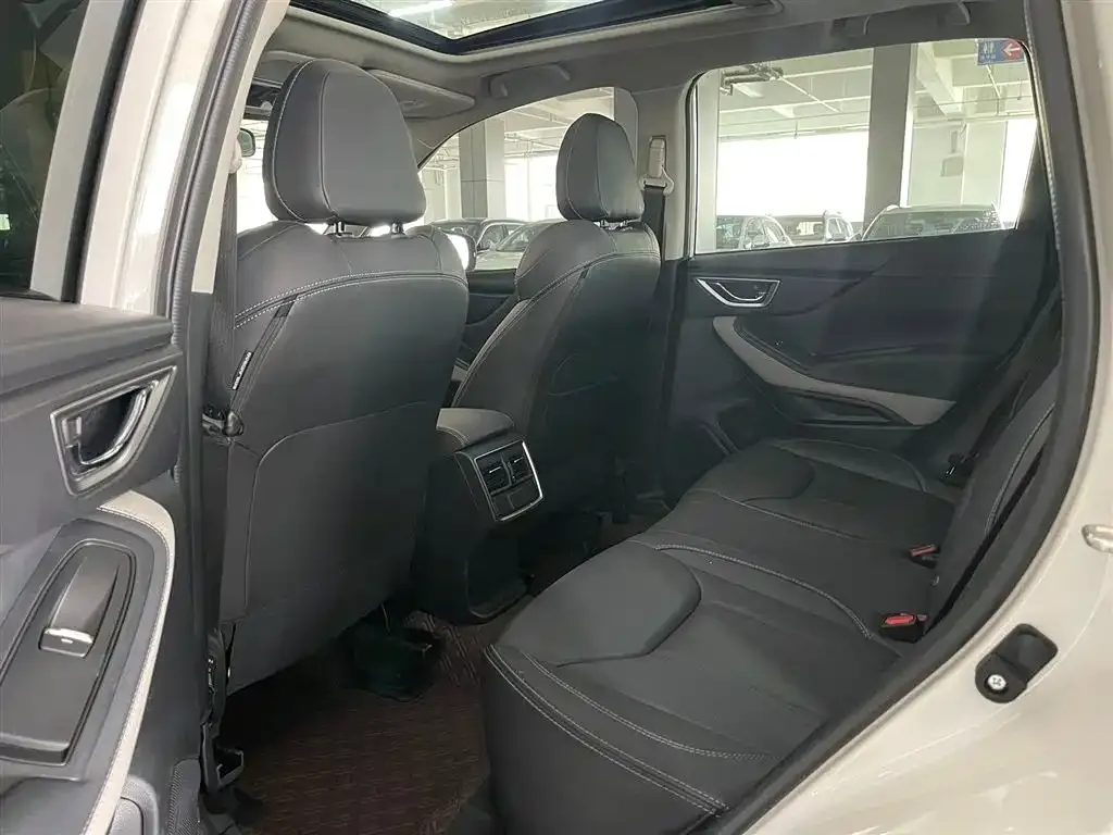 Subaru Forester — фото 9
