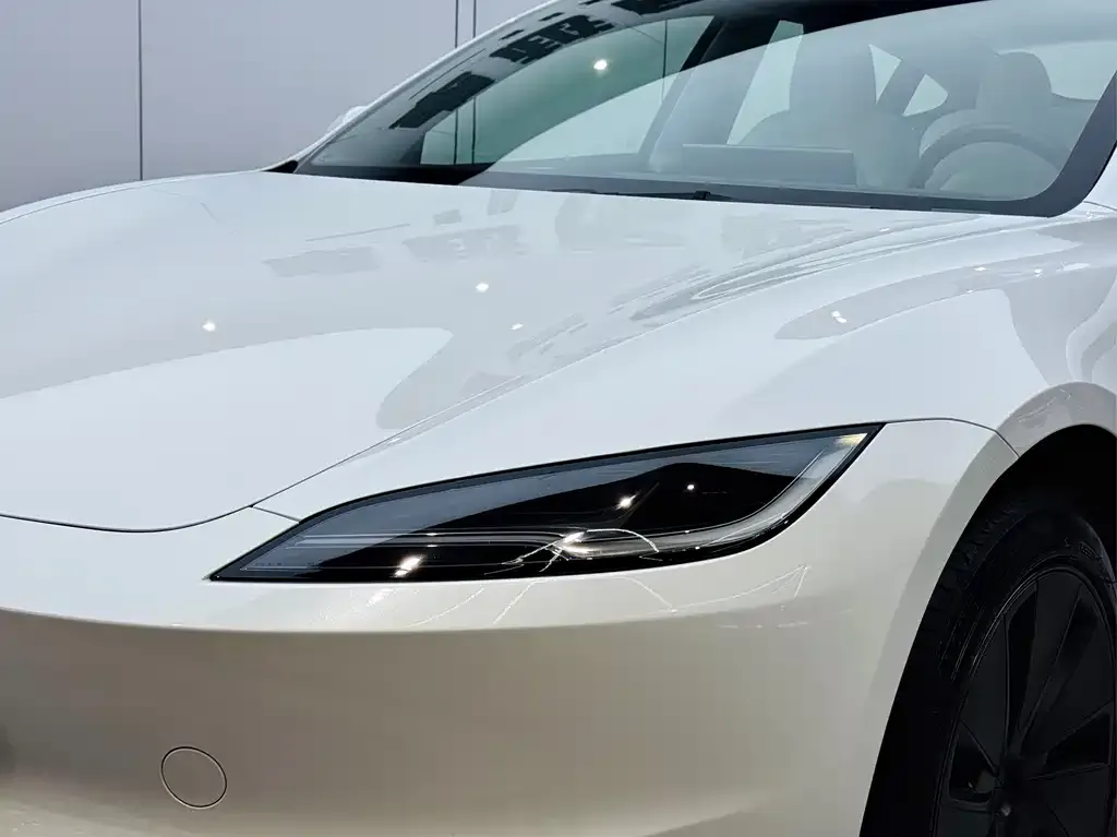 Tesla Model 3 — фото 2