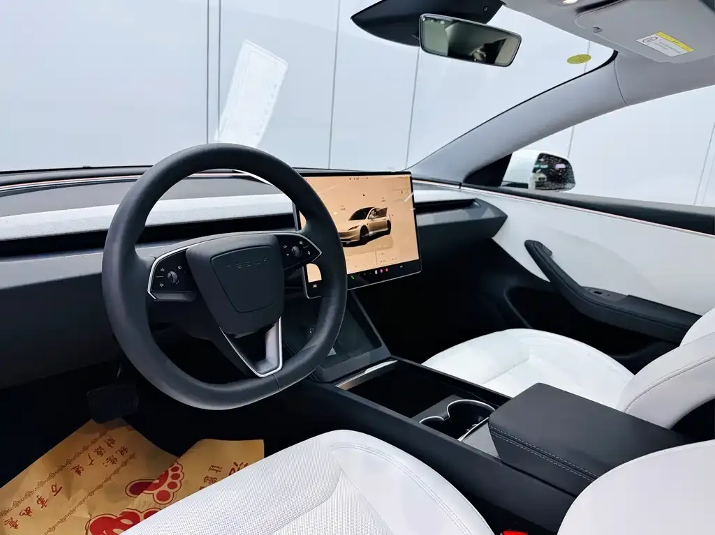 Tesla Model 3 — фото 4