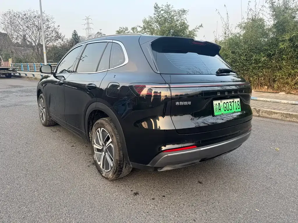 Geely 银河星舰7 — фото 8