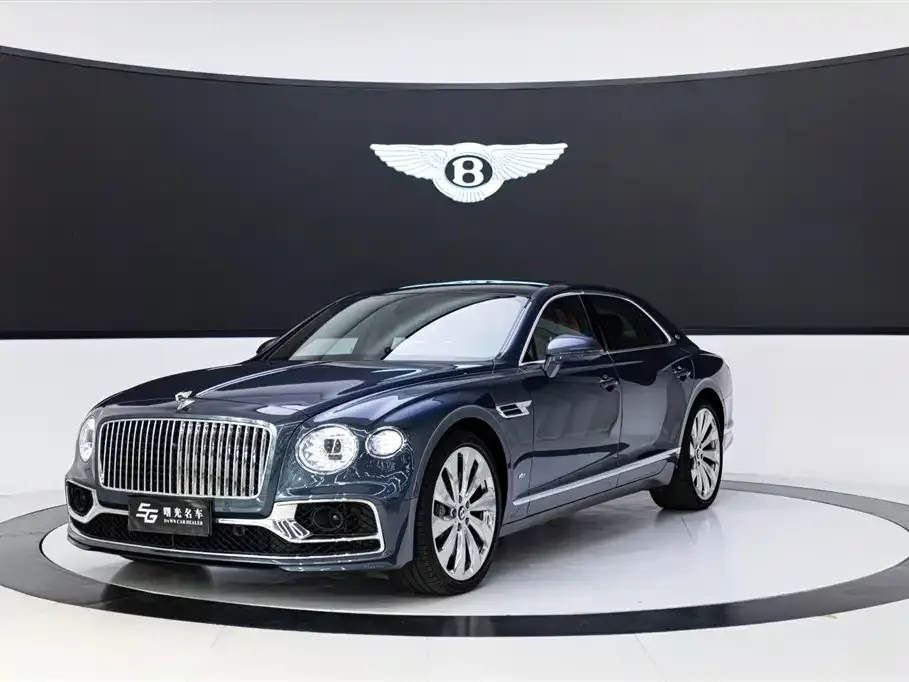 Bentley Flying Spur — фото 1