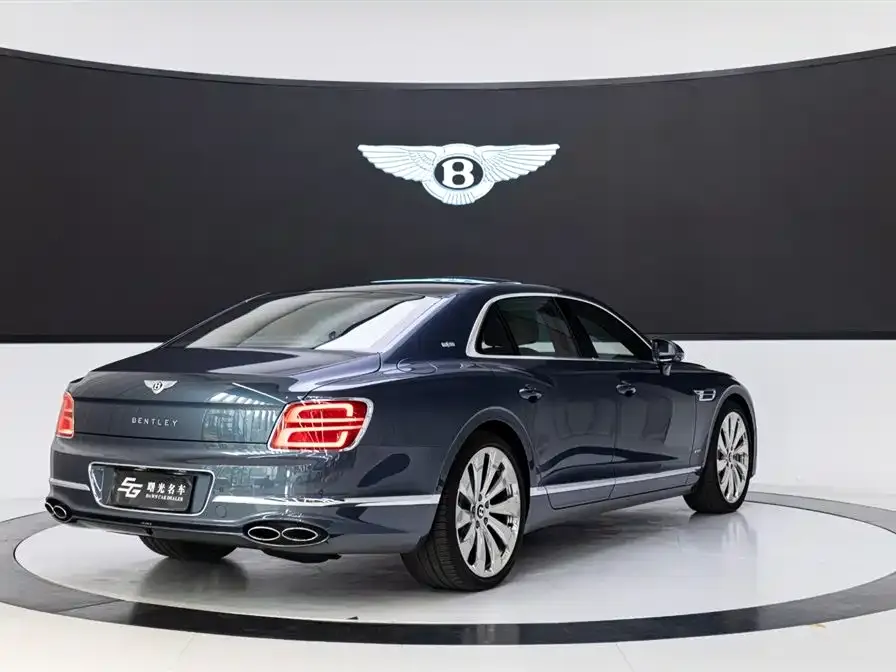 Bentley Flying Spur — фото 3
