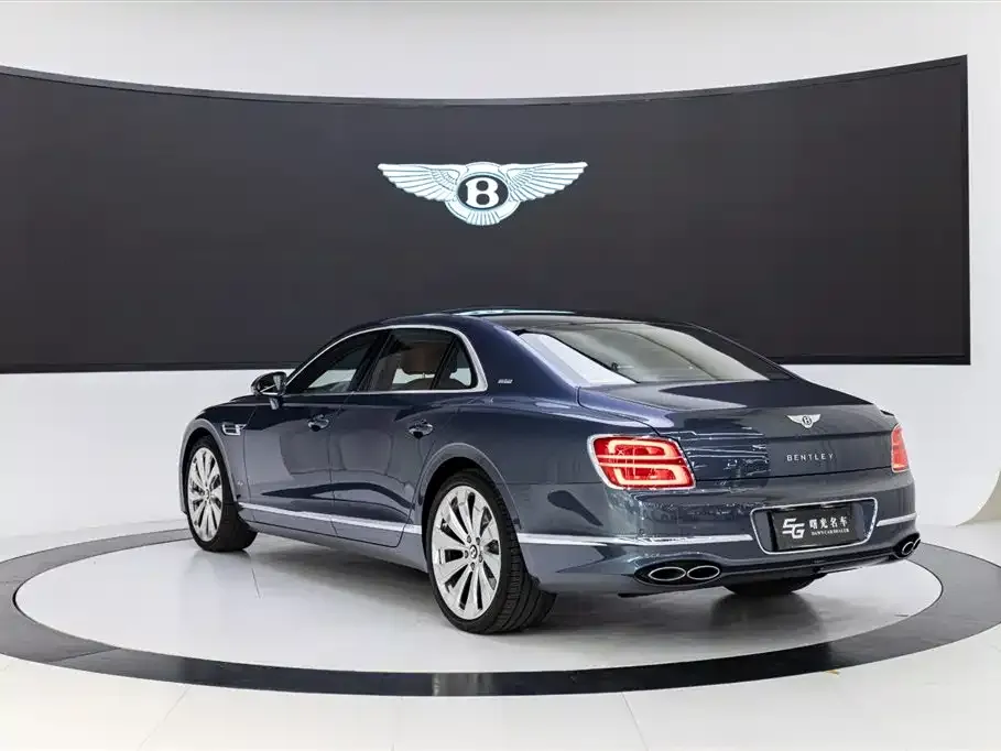 Bentley Flying Spur — фото 6