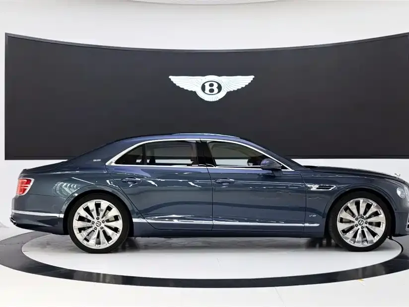 Bentley Flying Spur — фото 2