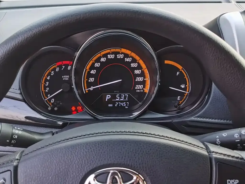 Toyota Yaris L — фото 6