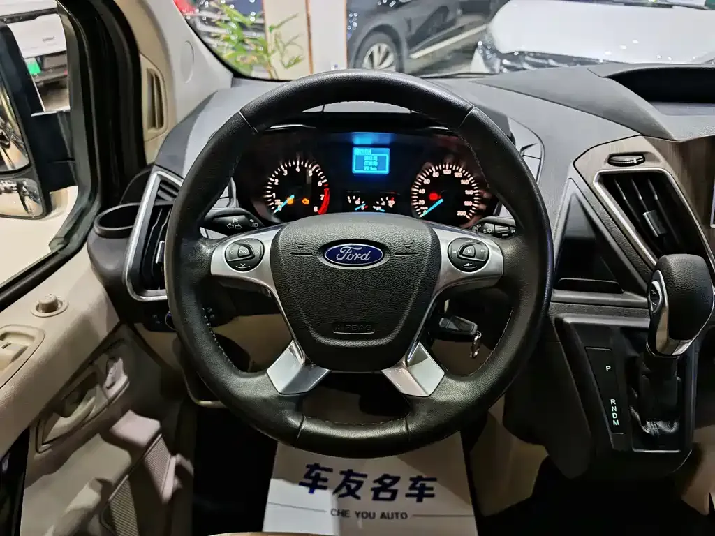 Ford Tourneo — фото 4