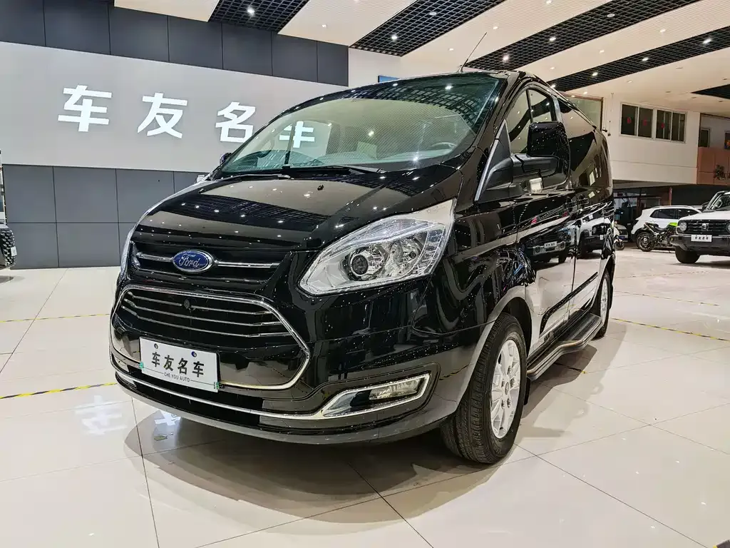 Ford Tourneo — фото 5