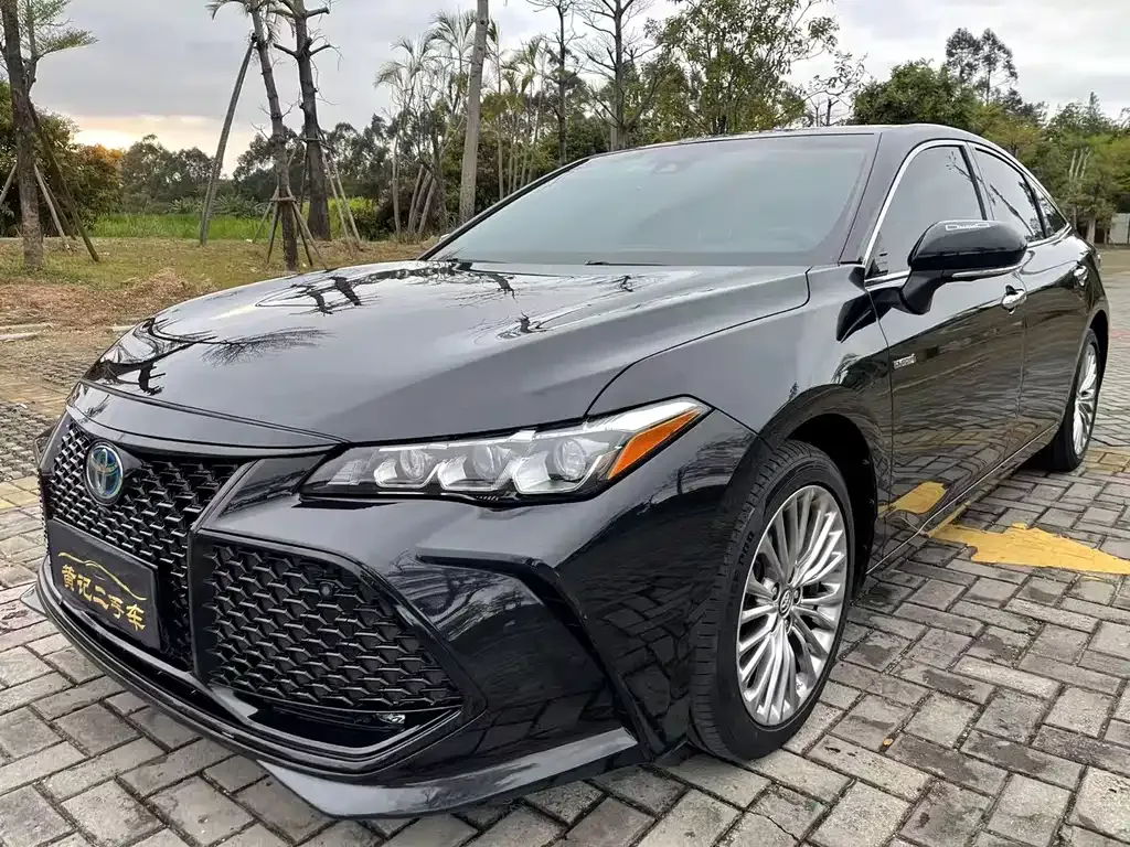 Toyota Avalon — фото 10