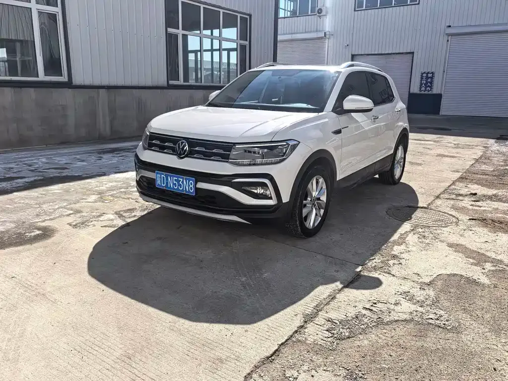 Volkswagen T-Cross — фото 1