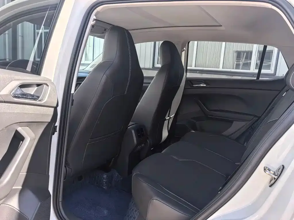 Volkswagen T-Cross — фото 2