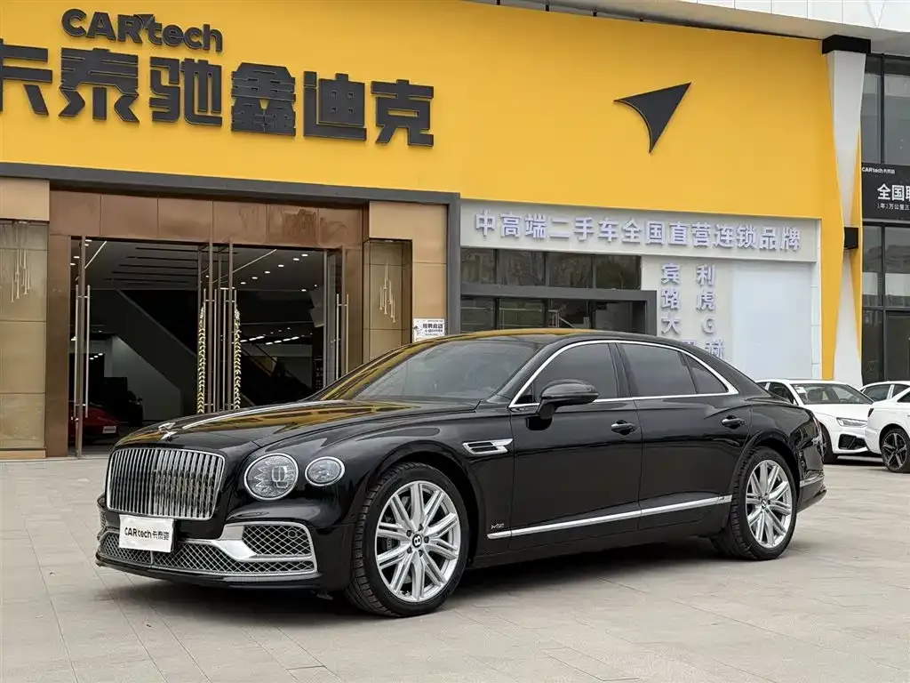 Bentley Flying Spur — фото 1