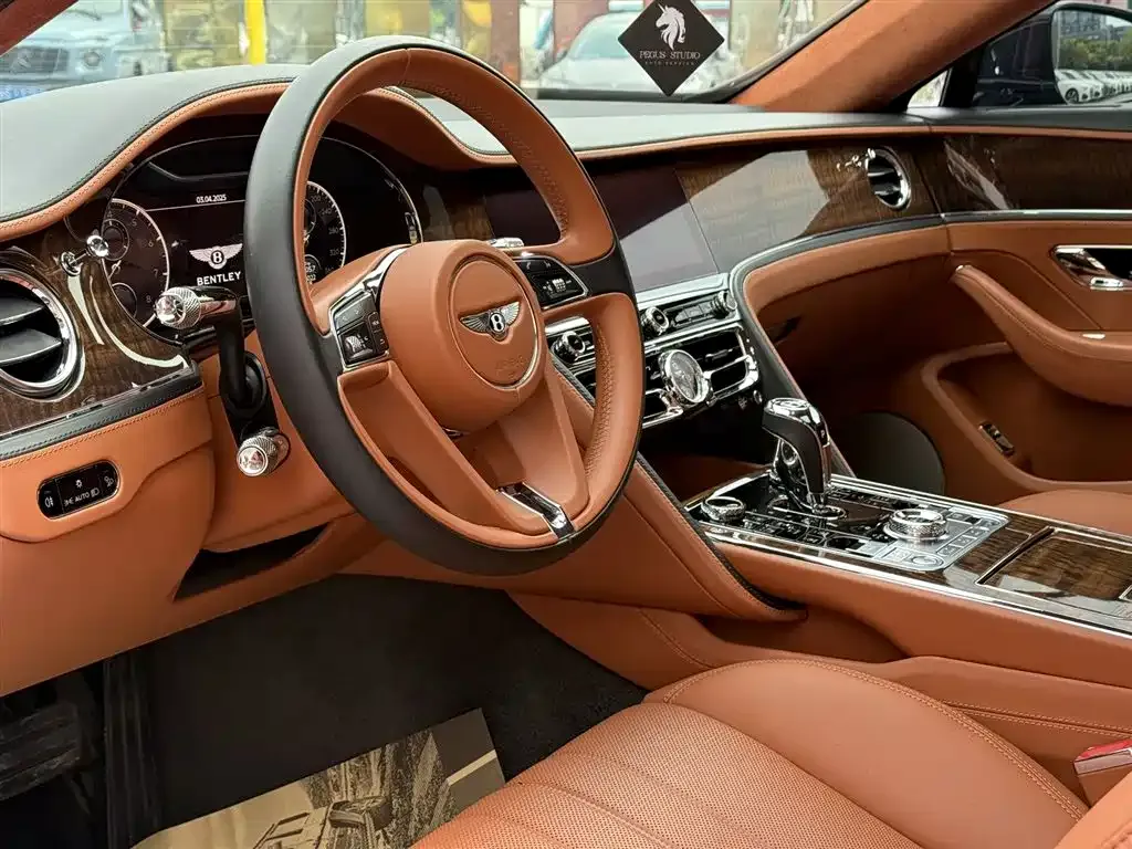 Bentley Flying Spur — фото 6