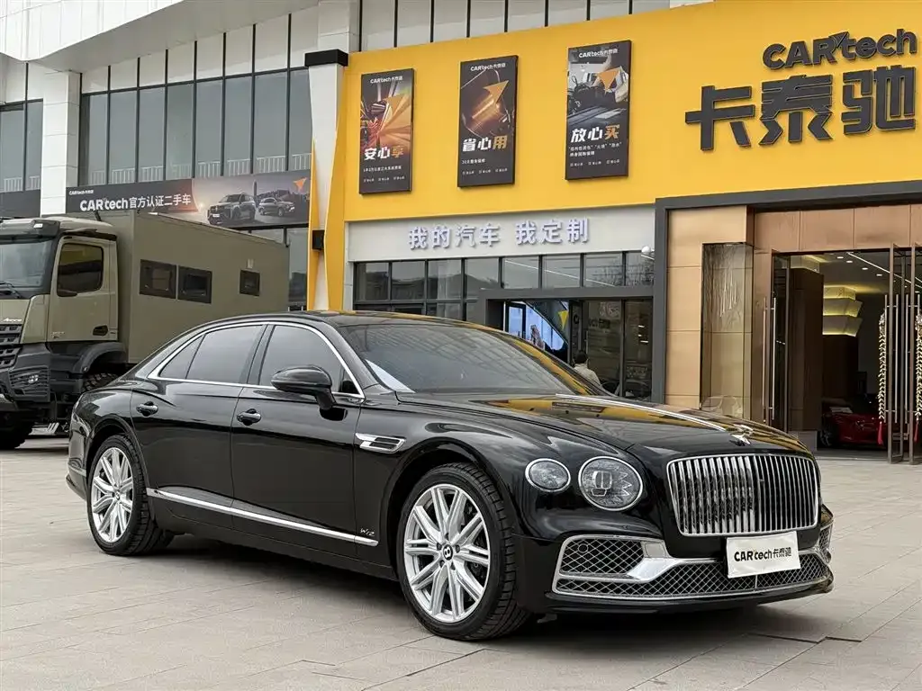Bentley Flying Spur — фото 10