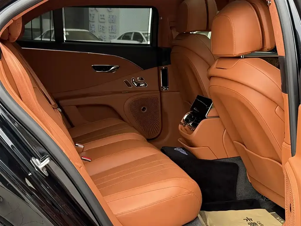 Bentley Flying Spur — фото 5