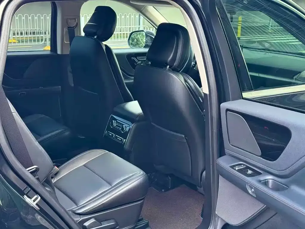 Lincoln Aviator — фото 4